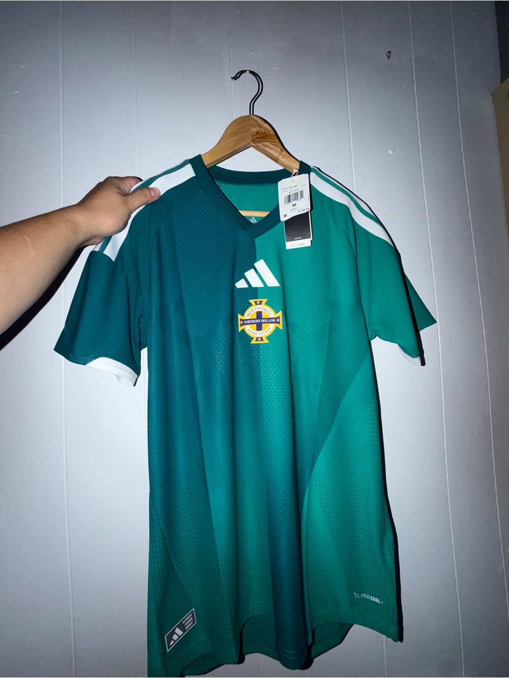 Men Adidas Authentic Ireland jersey Size M
